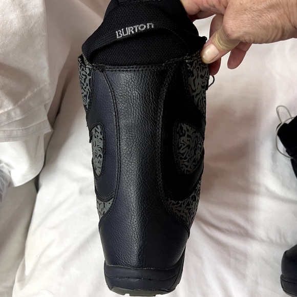 Burton Snowboard Boots Size 7 - Picture 15 of 16